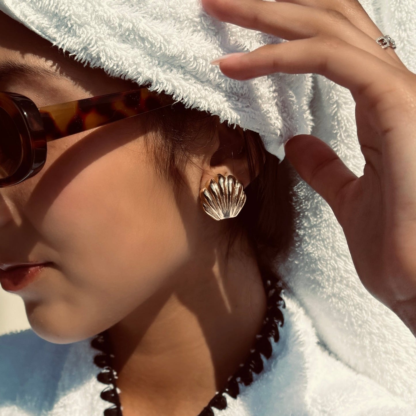 Sea Shell Yellow Gold Earrings
